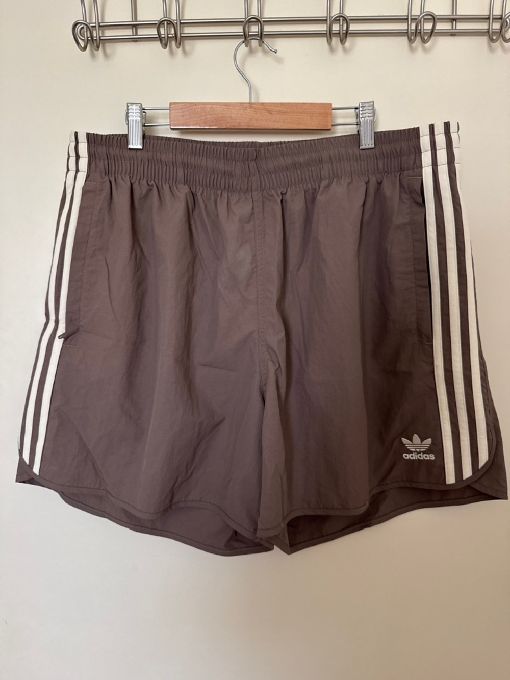 Adidas Men’s Brown 3-Stripe sprinter Athletic Shorts size XL NWT
